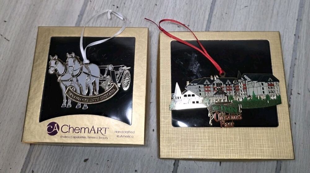 Charleston, SC ChemArt Horse drawn Carriage The Inn Christmas Place Ornament